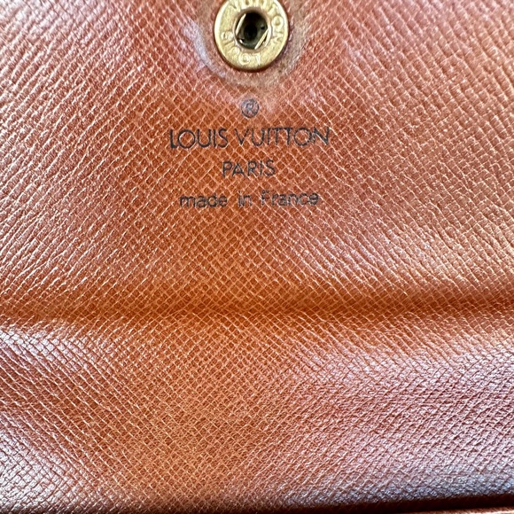 Louis Vuitton Monogram Oversized Trifold Wallet - Picture 3 of 9